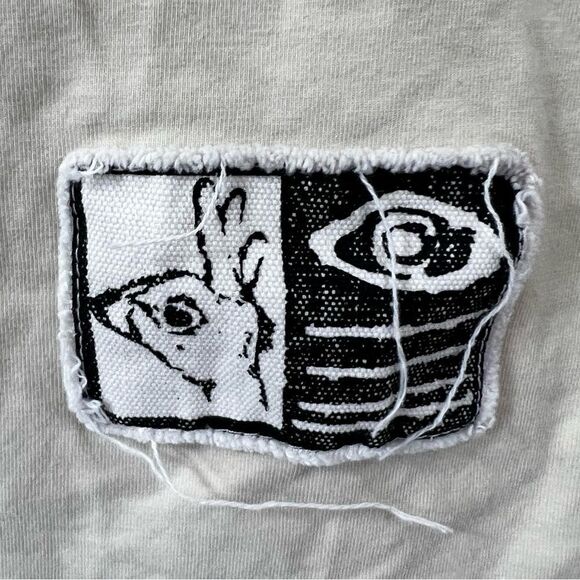 ROKU STUDIO Flying Eyeball Never Look Back T-Shirt - Picture 4 of 16